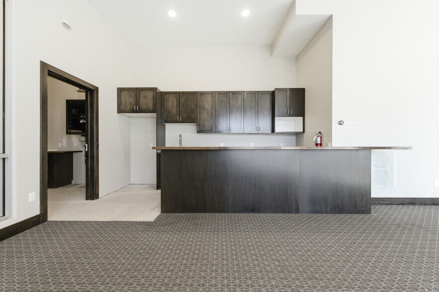 More Photos Of 1020 W 600 S, Lindon Warehouse For Lease