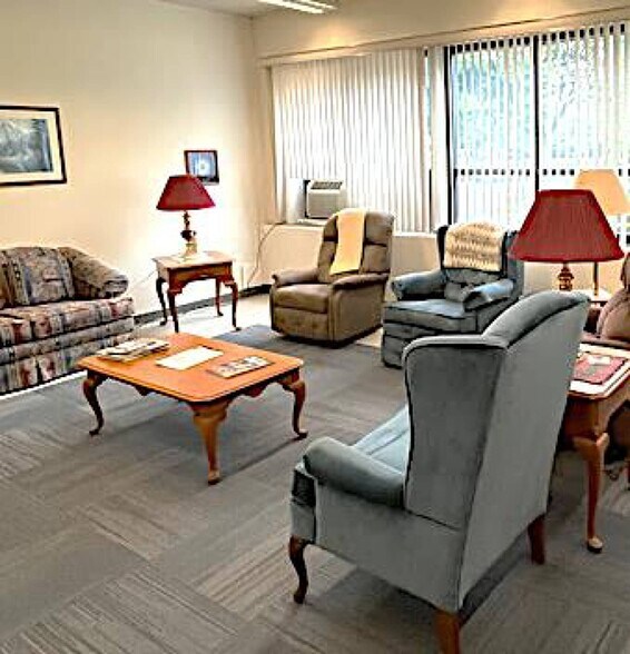 More Photos Of 2408 W Heading Ave, West Peoria Healthcare For Sale