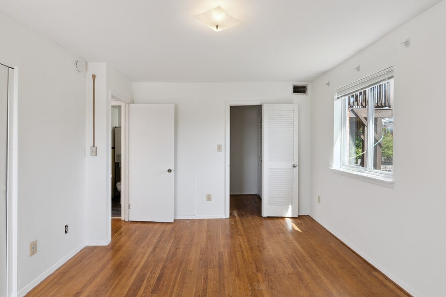 More Photos Of 1700 Irving St NW, Washington Apartments For Sale