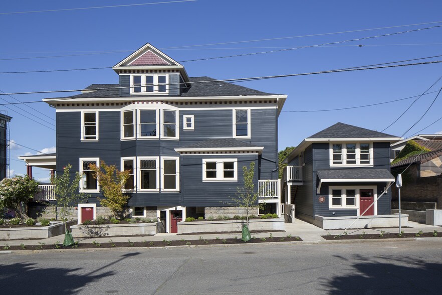 More Photos Of 1634 NW Everett St, Portland Apartments For Sale