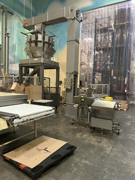 More Photos Of 2735 Cactus Rd, San Diego Warehouse For Lease