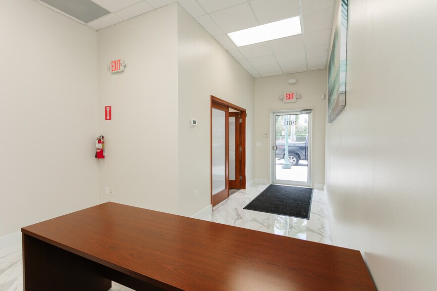 More Photos Of 1911 Harrison St, Hollywood Medical For Lease