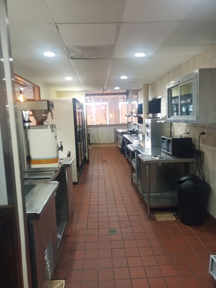 More Photos Of 12501 Gulf Fwy, Houston Restaurant For Lease