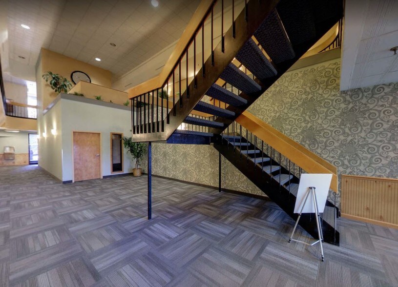 More Photos Of 131 New London Tpke, Glastonbury Medical For Lease