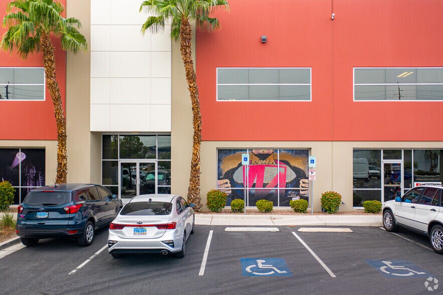 More Photos Of 5385 Wynn Rd, Las Vegas Distribution For Lease