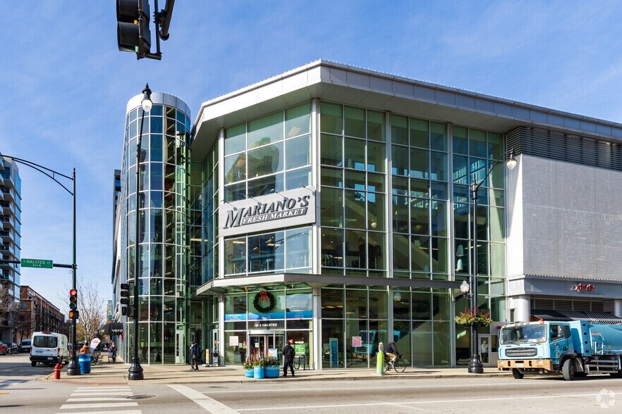 More Photos Of 40 S Halsted St, Chicago General Retail For Lease