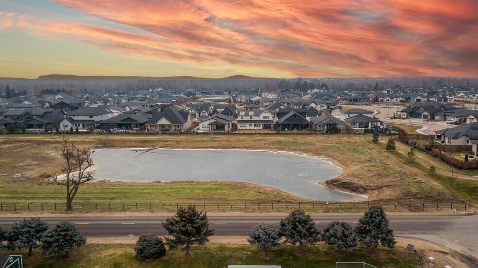 More Photos Of 7595 W Moon Valley Rd, Eagle Land For Sale