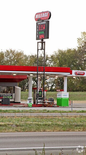 More Photos Of 23450 Emery Ave, Hampton Convenience Store For Sale