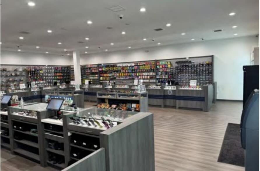 More Photos Of 1901 S Mission St, Mount Pleasant General Retail For Lease