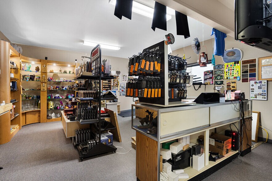 More Photos Of 2001 8th Ave SE, Minot General Retail For Sale