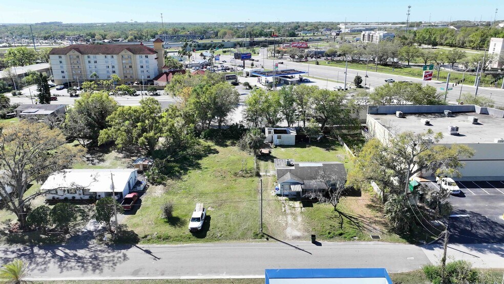 More Photos Of 1034 Woodland dr, Lakeland Office For Sale