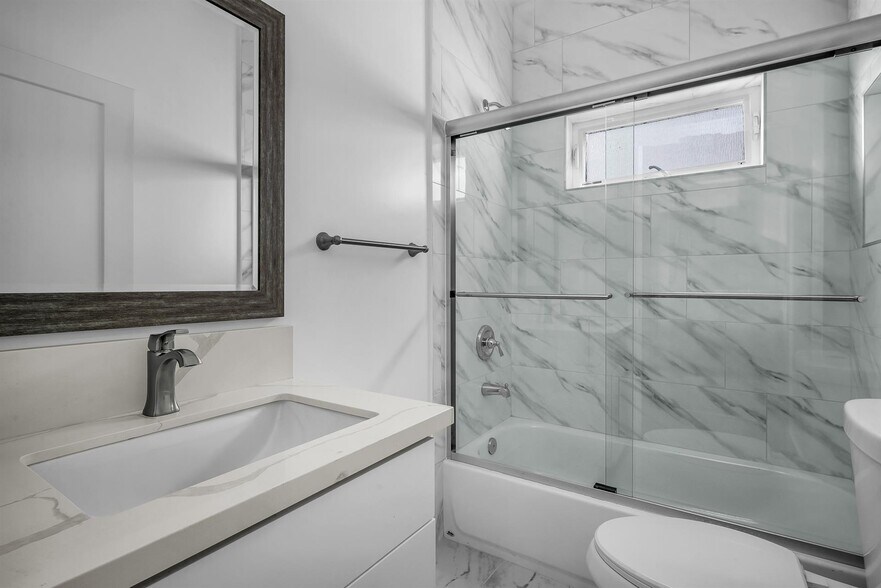 More Photos Of 4701 Saturn St, Los Angeles Multifamily For Sale