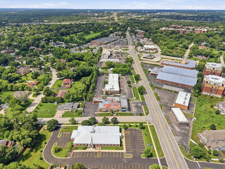More Photos Of 6502-6504 W Joliet Rd, Countryside Office For Sale