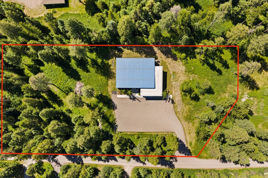 More Photos Of 112 E Blanchard Lake Rd, Whitefish Warehouse For Lease
