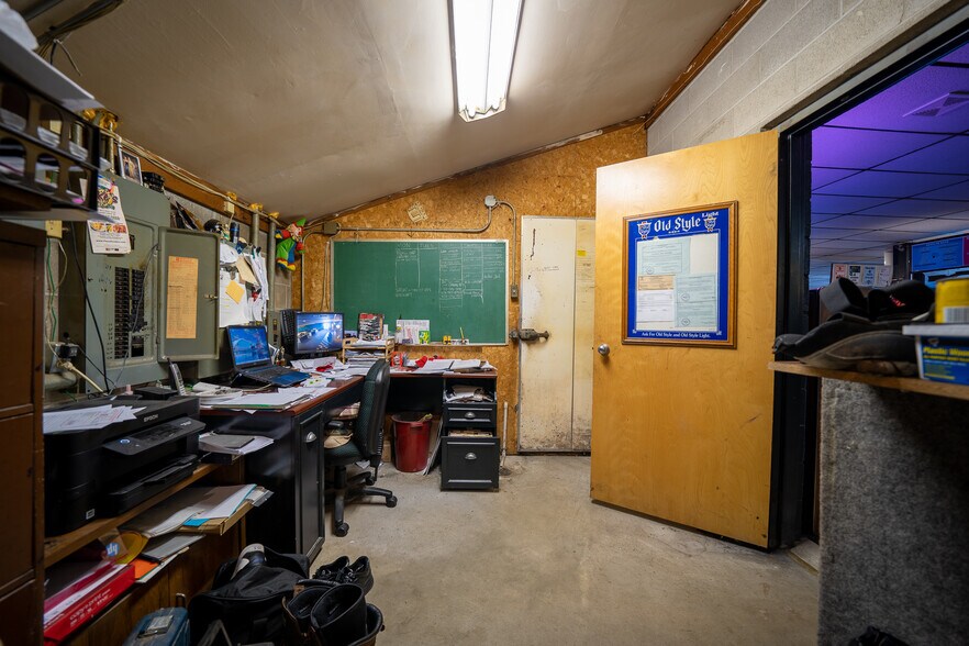 More Photos Of 675 Grant St, Winneconne Bowling Alley For Sale