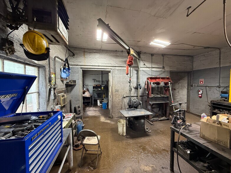 More Photos Of 2015 S Main St, Stuttgart Warehouse For Sale