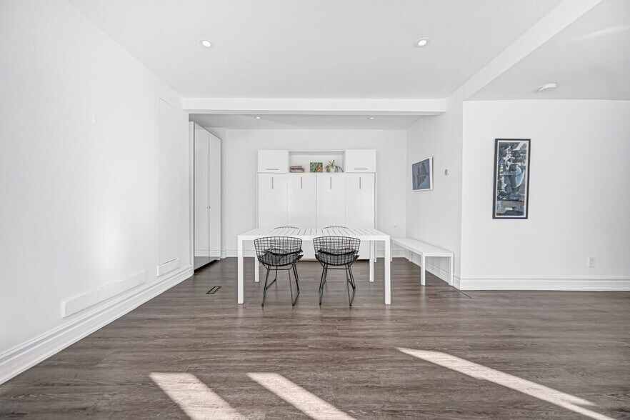 More Photos Of 391 Ontario St, Toronto General Retail For Sale