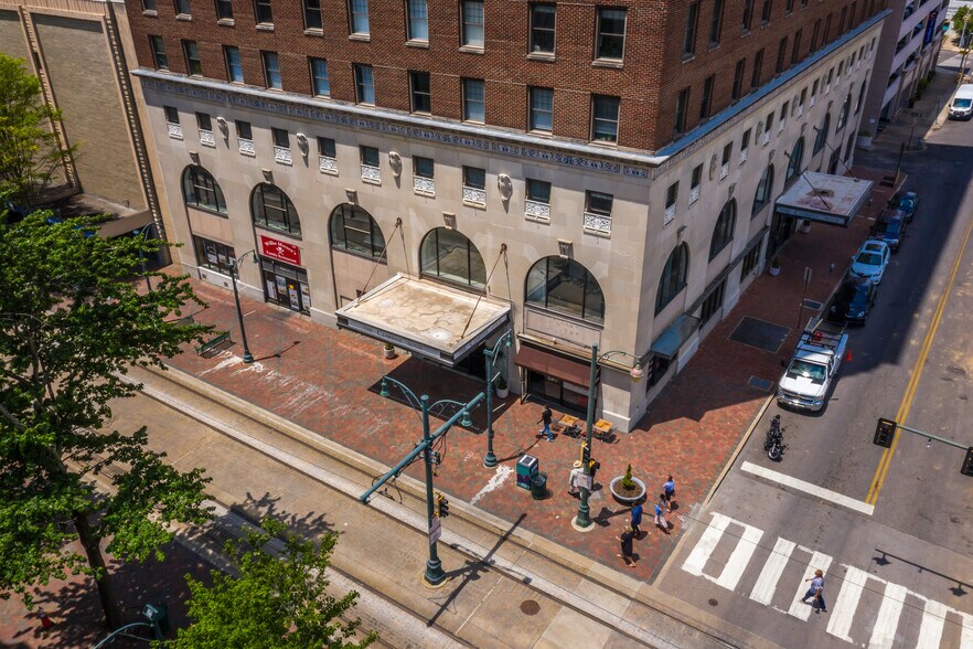 More Photos Of 109 N Main St, Memphis Apartments For Lease