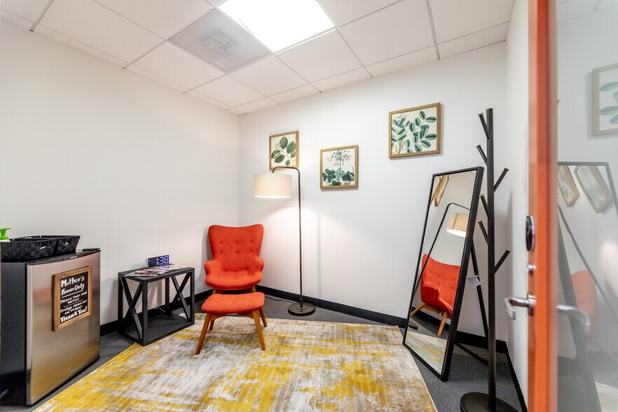 More Photos Of 73 W Monroe St, Chicago Coworking Space