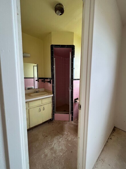 More Photos Of 2500 N Main St, Tahoka Hotel For Sale