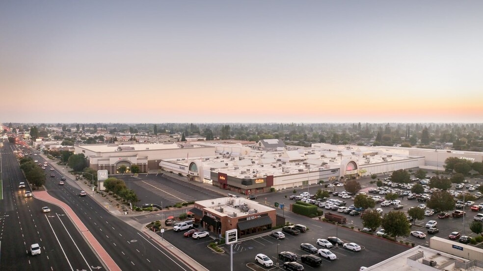 Primary Photo Of 2031 S Mooney Blvd, Visalia Unknown For Lease
