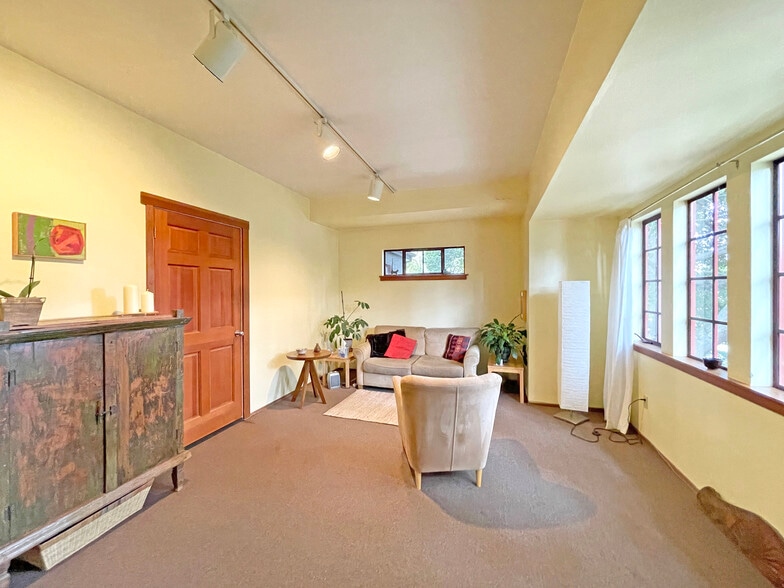 More Photos Of 1672-1676 University Ave, Berkeley Medical For Sale