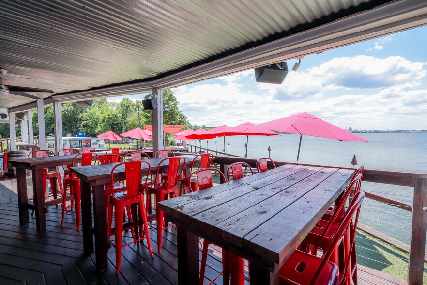 More Photos Of 700 Jordan Point Rd, Hopewell Restaurant For Sale