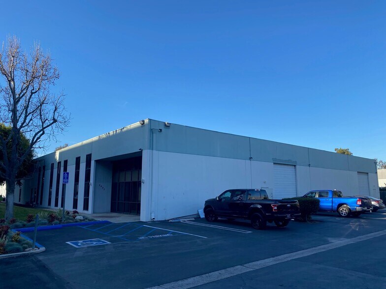 Primary Photo Of 2491-2493 Du Bridge Ave, Irvine Warehouse For Lease