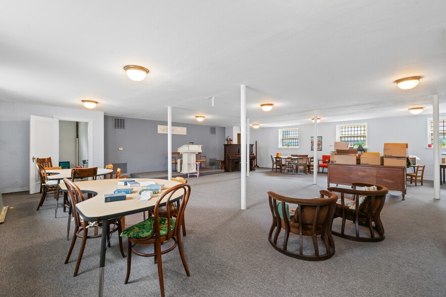 More Photos Of 71 S Washington St, Oxford Religious Facility For Sale