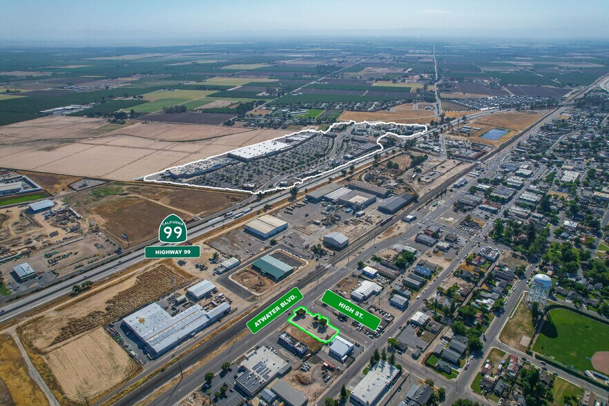 More Photos Of 695 Atwater Blvd, Atwater General Retail For Sale