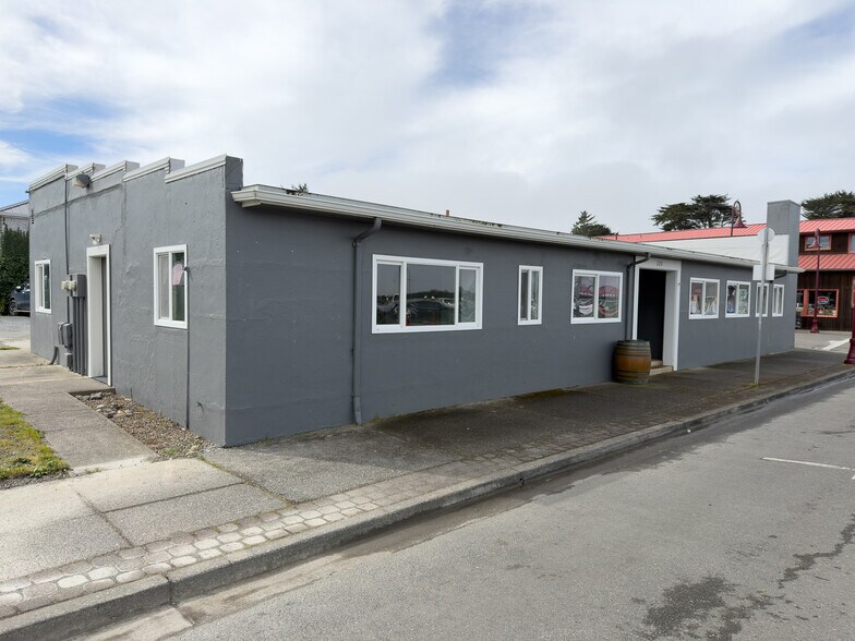 More Photos Of 125 Baltimore Ave SE, Bandon General Retail For Sale
