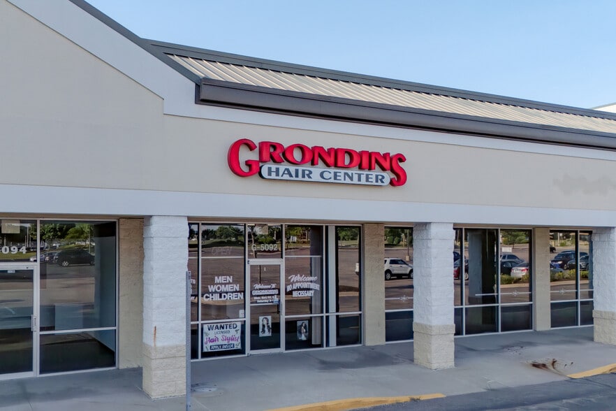 More Photos Of 5072-5096 Corunna Rd, Flint Unknown For Lease