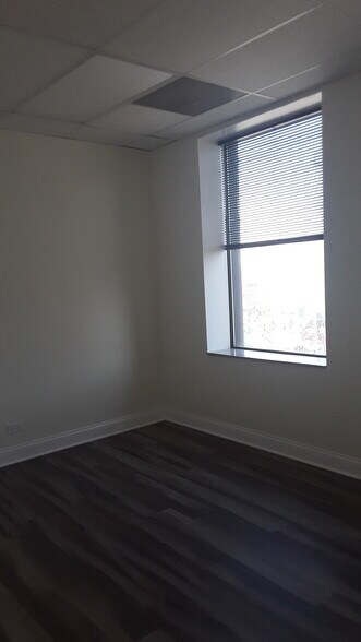 More Photos Of 3403 W Lawrence Ave, Chicago Office For Lease
