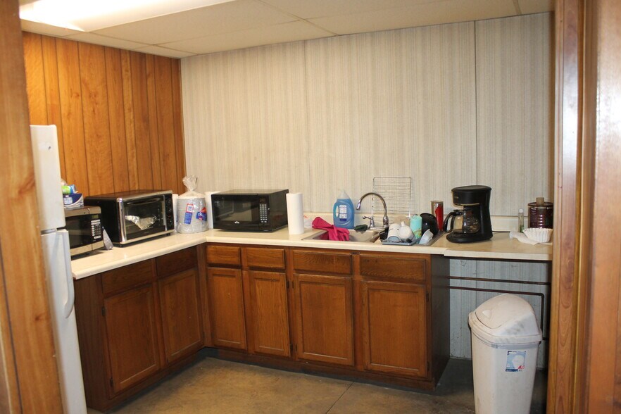 More Photos Of 1169 Lyon Rd, Batavia Manufacturing For Sale