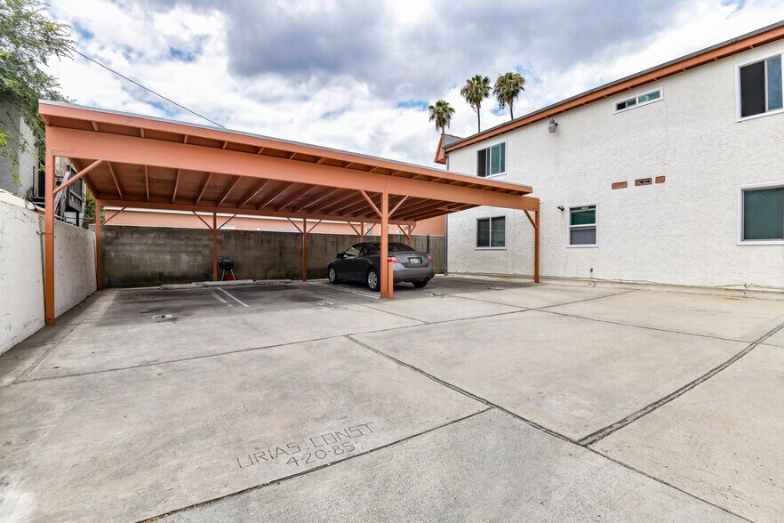 More Photos Of 924 W Clark Ave, Burbank Multifamily For Sale