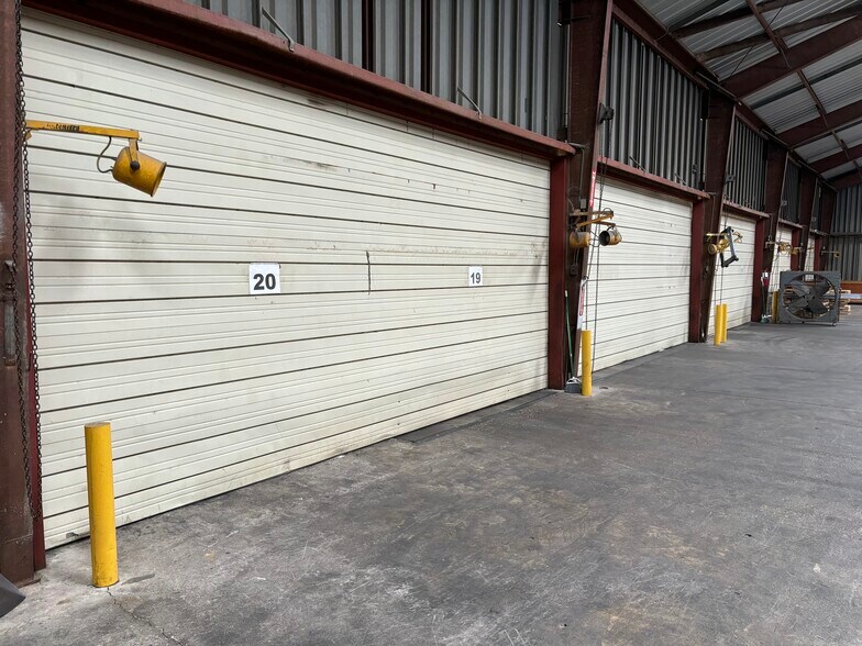 More Photos Of 324 S Lacy Dr, Waco Truck Terminal For Sale