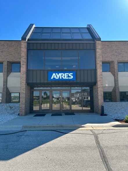 More Photos Of 700 Pilgrim Way, Green Bay Loft Creative Space For Lease