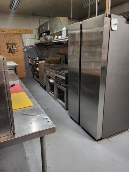 More Photos Of 14254 Salmon La Sac Rd, Ronald Restaurant For Sale