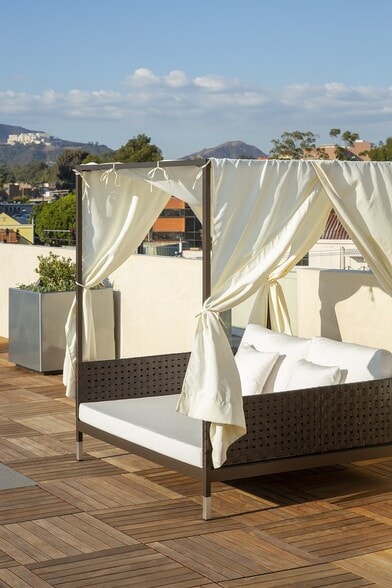 More Photos Of 11649 Mayfield Ave, Los Angeles Apartments For Sale