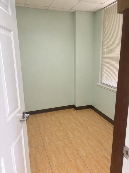 More Photos Of 6972 Aloma Ave, Winter Park Medical For Sale