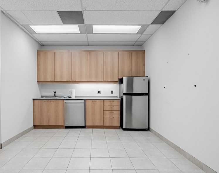 More Photos Of 2180 Meadowvale Blvd, Mississauga Office For Sale