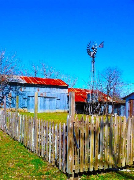 More Photos Of 112 Specht Rd, San Antonio General Retail For Sale