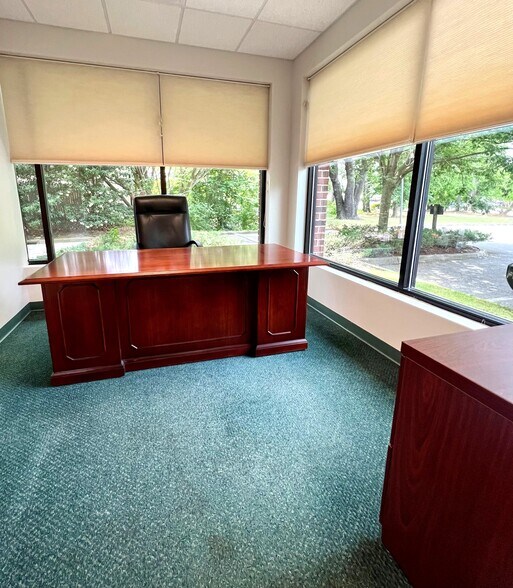 More Photos Of 110 Mid Atlantic Pl, Yorktown Office For Lease