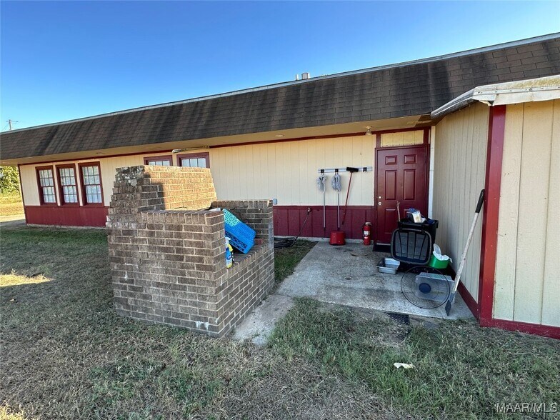 More Photos Of 2203 Highway 134, Kinston Restaurant For Sale