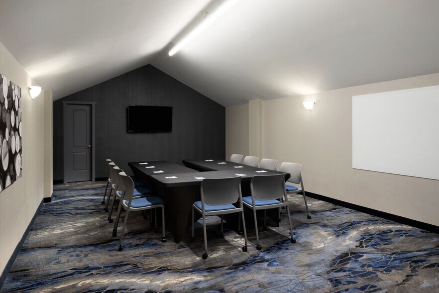 More Photos Of 3605 S Wadsworth Blvd, Lakewood Hotel For Sale