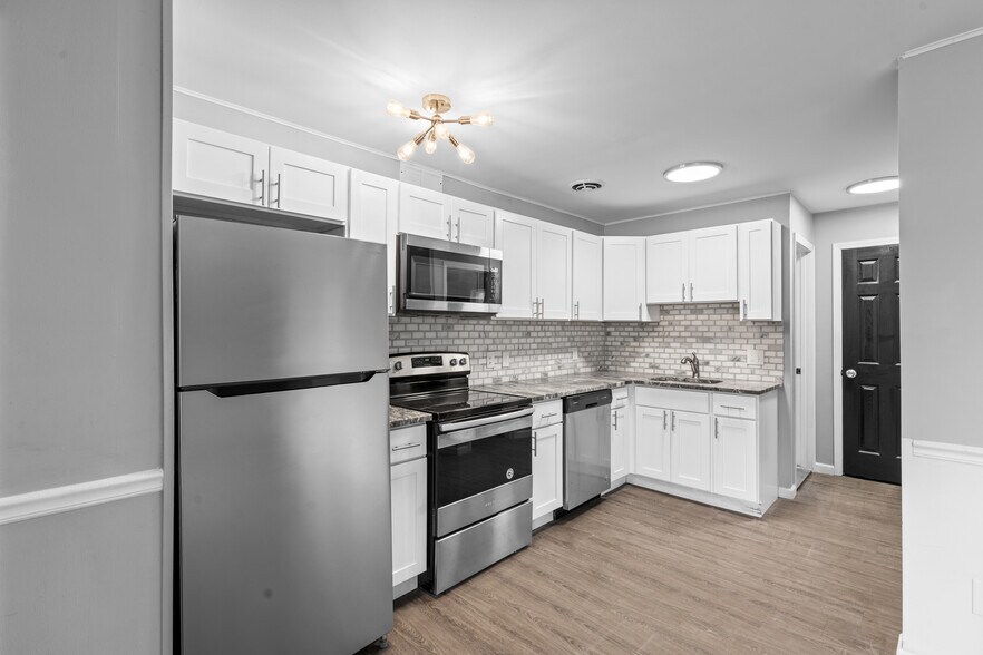 More Photos Of 4401 S Crooks Rd, Royal Oak Apartments For Sale