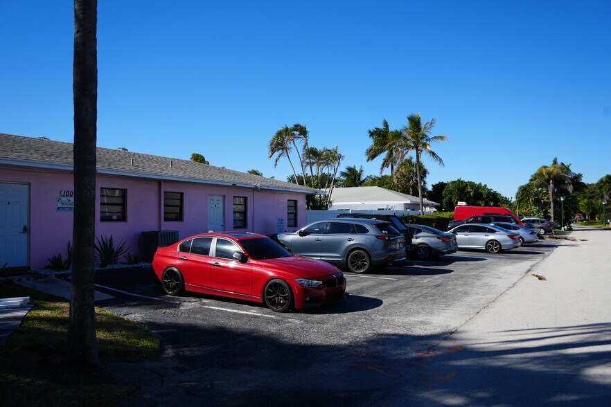 More Photos Of 100 Sandal Ln, Palm Beach Shores Apartments For Sale