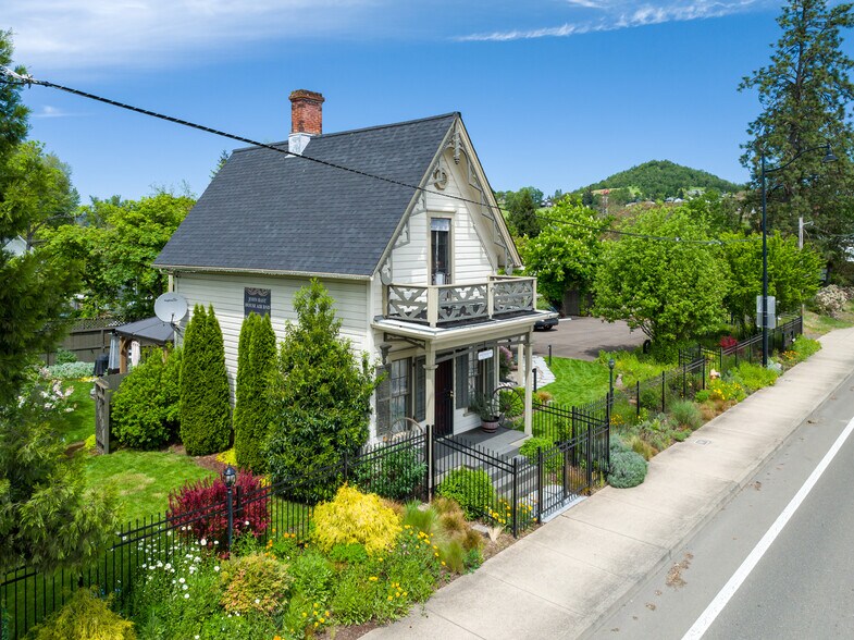 More Photos Of 236 SE Stephens St, Roseburg Hospitality For Sale