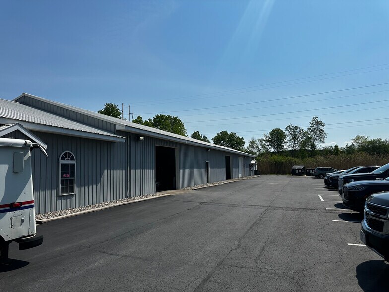 More Photos Of 7704 Maltlage Dr, Bayberry Flex For Sale