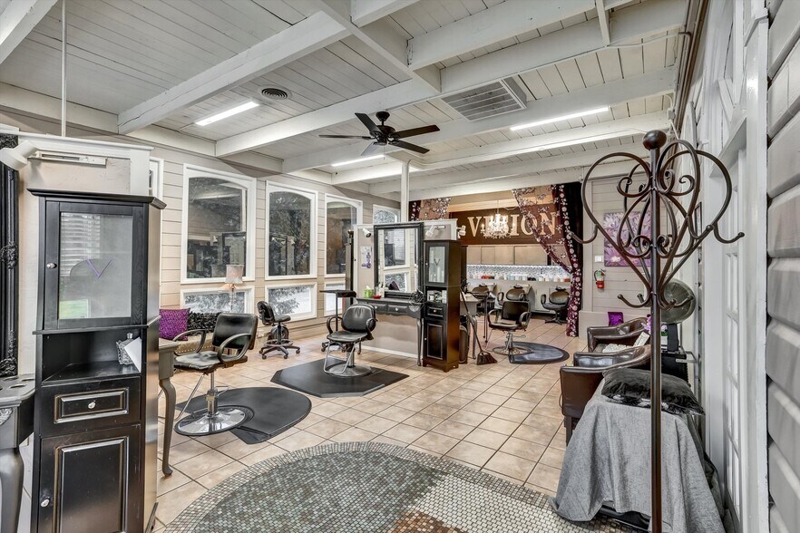 More Photos Of 144 Reamer St, Auburn Specialty For Sale